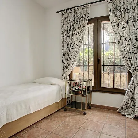 Rustica, El Rosario Villa